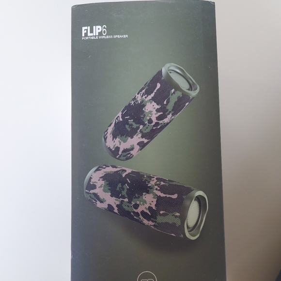 Flip 6 Bluetooth Speaker - Picture 4 of 5